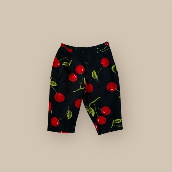 Briggs New York Black capri Pants with Red cherries Pattern - Picture 1 of 8